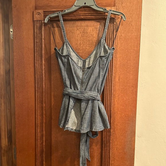 Trina Turk chambray tank top with tie wrap - Picture 4 of 5